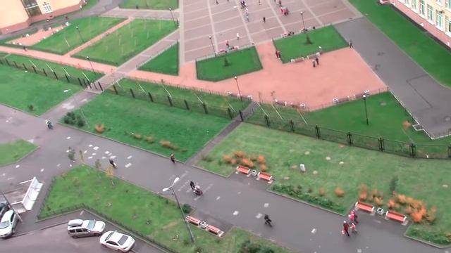 КАМЕННЫЕ ДЖУНГЛИ ПЕТЕРбУРГА (МЕТРО ПАРНАС)