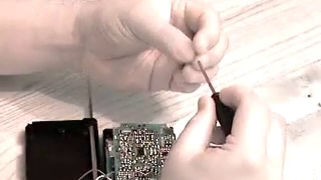 DIY Radio Shack Hack Model 12-587 "Ghost Box" смотреть онлайн