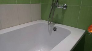 Удаление грибка в ванной, заделка швов герметиком