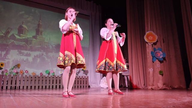 Полина и София Чернявские - "Деревня четыре двора" смотреть онлайн