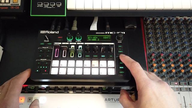 Kraftwerk Roland JU-06A Juno 60 Groovebox MC-101 Electronic Music смотреть онлайн