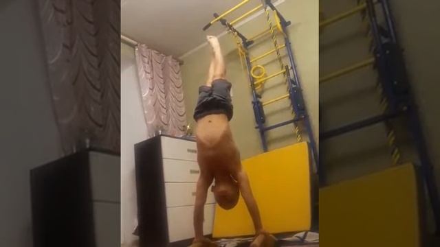 Стойка на руках смотреть онлайн