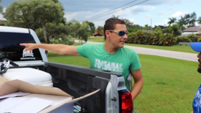 BUYING Baby Koi fish For My AQUARIUM смотреть онлайн