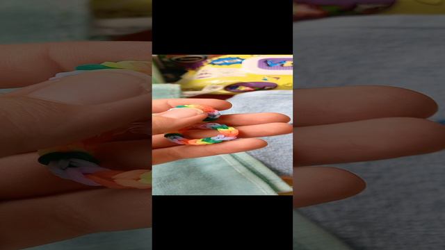 что нужно взять маленьким динозаврам на море