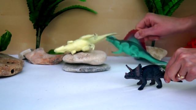 Про динозавров. ОБЖОРА и бешеный слон. Мультик для детей. Игрушки видео смотреть онлайн