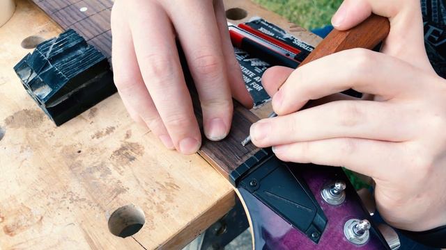 Inlaying a guitar - Forgive me Ibanez смотреть онлайн