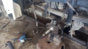 если не выбивается клин шплинт  шкворня камаз евро из поворотного кулака