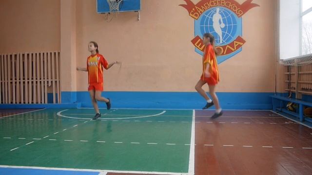 Веселая скакакалка. Прыжки на выбывание смотреть онлайн