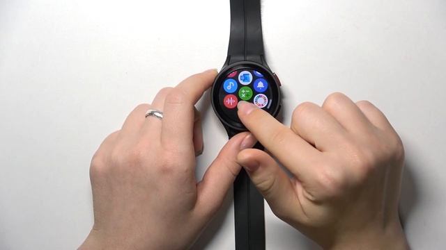 Как удалить установленные приложения на Samsung Galaxy Watch 5 Pro смотреть онлайн