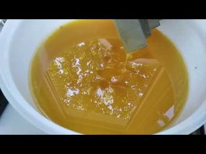 крем мед и сублимированные добавки.