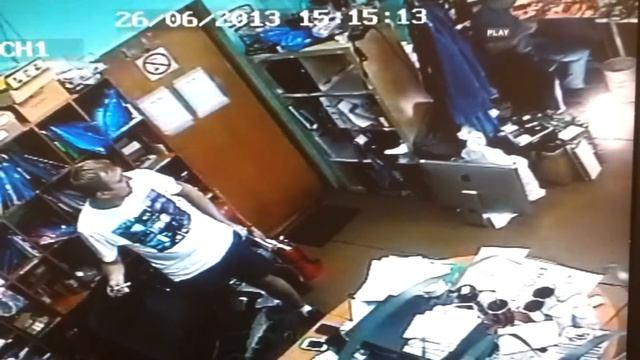 Загоревшийся IPhone 4. Exploded IPhone 4. Second Camera.