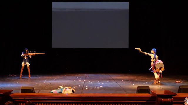 ARCANE | VI, Jinx, Caitlyn, Powder Cosplay Show