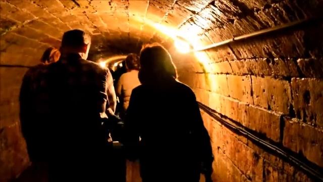 ГАТЧИНА Спускаемся в подземный ход дворца смотреть онлайн