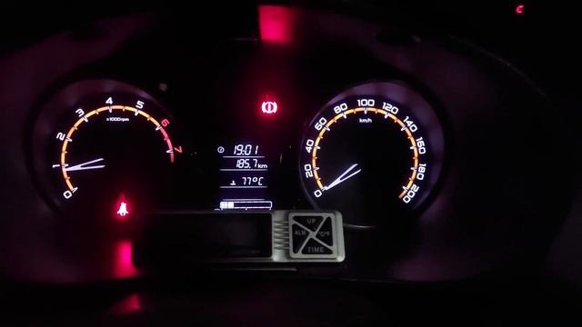 LADA GRANTA FL Сравнительная работа лампы давления масла двигателя на Гранте 8кл и Весте при запуск смотреть онлайн