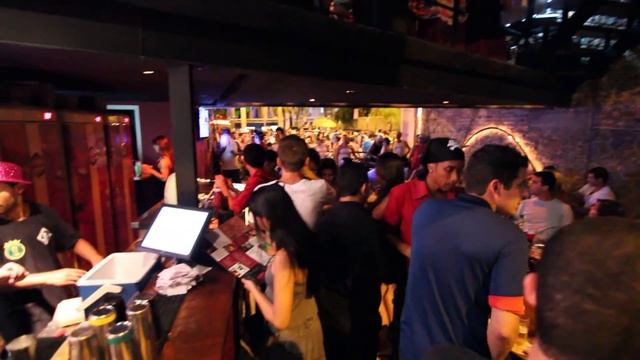 Улицы Рио в период карнавала смотреть онлайн