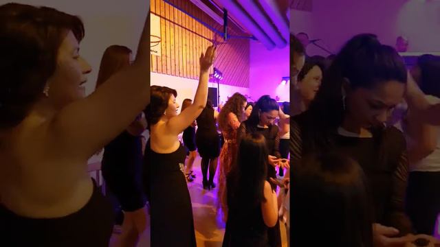 Yeliz & Savas # KinaGecesi смотреть онлайн