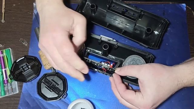 мало кто знает как ее правильно разобрать. разборка блютуз колонки X33. смотреть онлайн