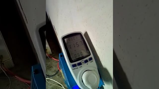 Гибридный контроллер заряда и Солнечная энергия начало смотреть онлайн
