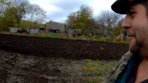 Уникальный контент, ЮМЗ-6 тянет трех корпусный плуг, вид с рамы плуга!