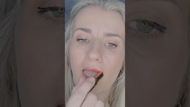 Chanel Rouge Coco Flash 124 Vibrant Hydrating Vibrant Shine Lip Colour смотреть онлайн