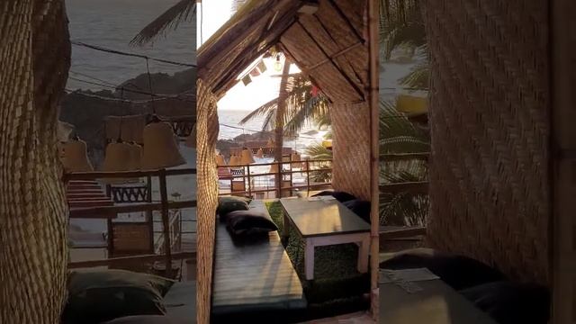 Уютные посадочные места с видом на закат, море. Гоа. #Арамболь смотреть онлайн