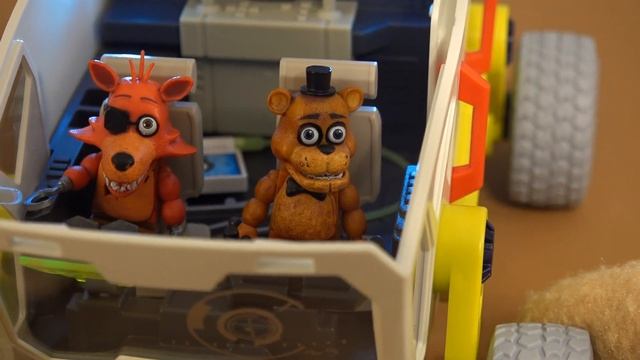SPACE FOXY vs Mars Pennywise IT Clown ALIENS?! FnaF Playmobil Stop Motion Adventure смотреть онлайн