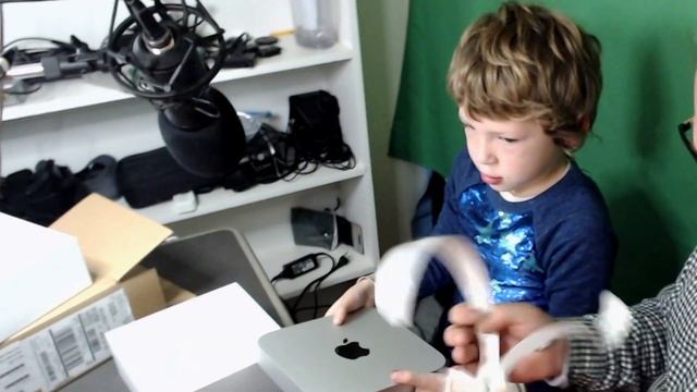 It's a Box! Unboxing M1 Apple Mac Mini, silcone 16GB memory and 512GB drive. Got $850 for trade-in! смотреть онлайн