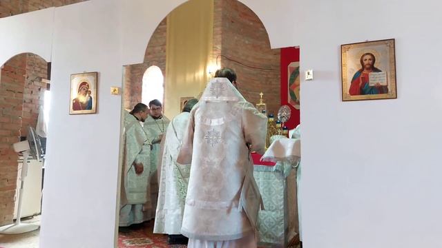 Митрополит Игнатий совершил Божественную литургию в храме Вознесения Господня г. Саратова смотреть онлайн