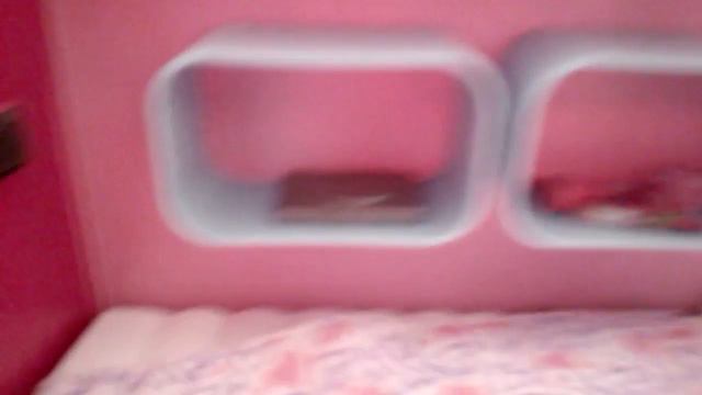 К Анне и Эльзе пришли гости смотреть онлайн