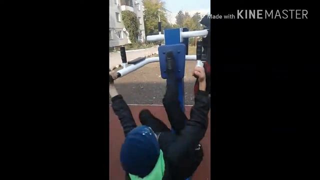 Приморско-Ахтарск. Новая площадка . Тренажеры. смотреть онлайн