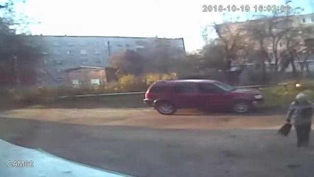 неизвестные люди делают селфи возле окон смотреть онлайн