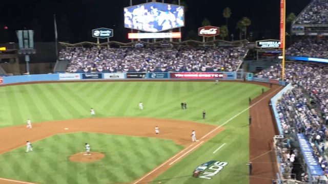 Take me out to the ball game @ Dodgers смотреть онлайн