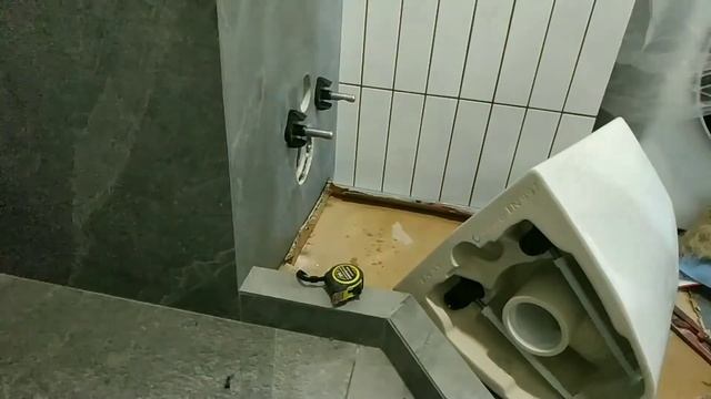 Профессиональная установка унитаза со скрытым крепежом на инсталляцию за 3 минуты. смотреть онлайн