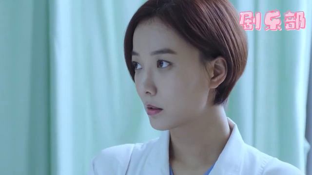 大叔瞎吃藥直接住院，不料來了3個女友看望，醫生當場傻眼