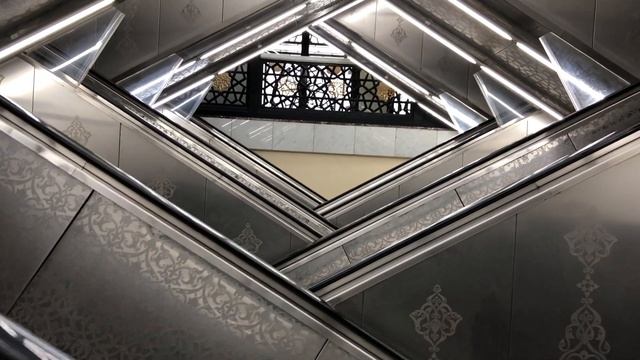 Эскалаторы в Заповедной Мечети в Мекке смотреть онлайн