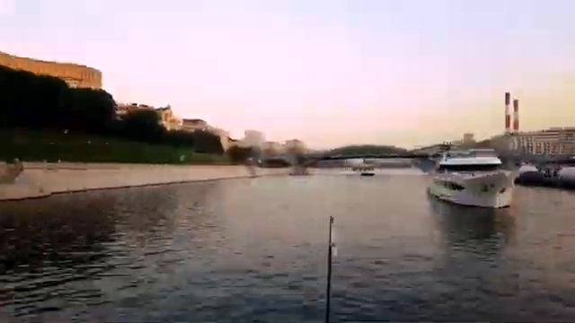 Москва-Река июнь 2021 #Москва #москварека #2021 #Moskva #USA смотреть онлайн