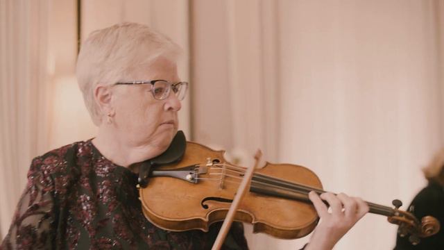 Preview: Summer Beckons (Sally Greenaway) смотреть онлайн