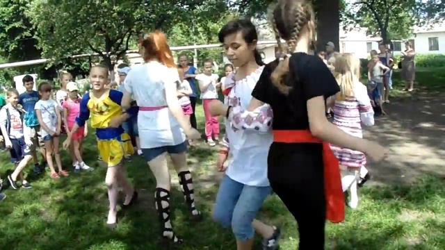 Дискотека українських танців табір "Зелена планета" смотреть онлайн