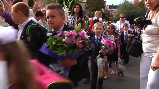 студия CRAZY VIDEO PRODUCTION: 1 сентября 2016 , детки идут в школу! смотреть онлайн