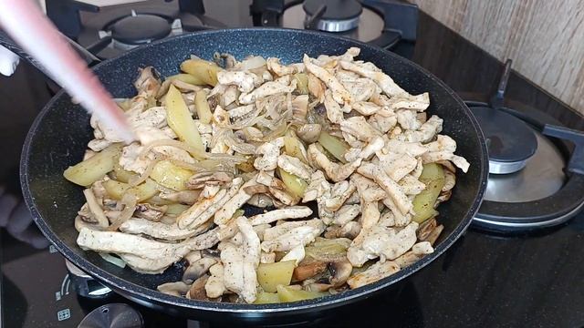 Пирог Жульен в слоеном тесте. Нереально Вкусный!!! смотреть онлайн