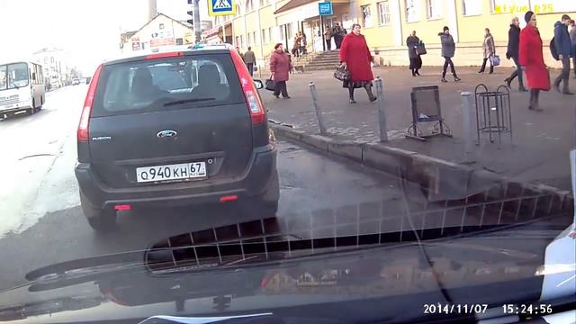 Езда без правил. Колхозная площадь. Маршрутки подрезают. смотреть онлайн