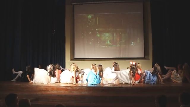 ГБОУ Школа 1161. Студия Вдохновение /рук. Гранкина Е.Г./ Новый год 26.12.18. смотреть онлайн