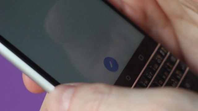Обзор BlackBerry KEYone с локализованной русской клавиатурой. Часть 1 смотреть онлайн