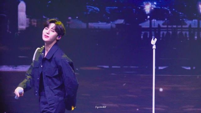 220813-14 황민현 '나의 여름' UN Village + Universe смотреть онлайн