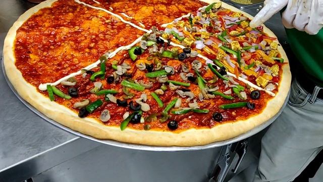 7 Type Cheese Monster Pizza In India | 24 Inch Ka Pizza | Best Pizza In Bangalore At La Pino Pizza смотреть онлайн