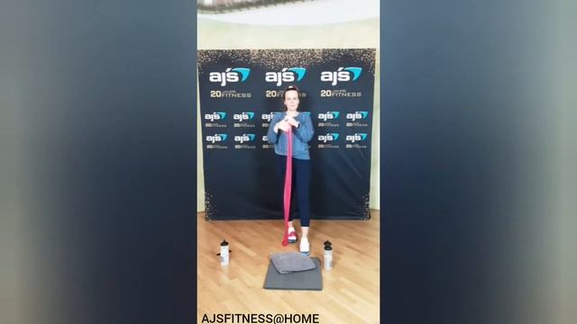 AJSFITNESS@HOME Bodystyling (Trizeps) bei Mel смотреть онлайн