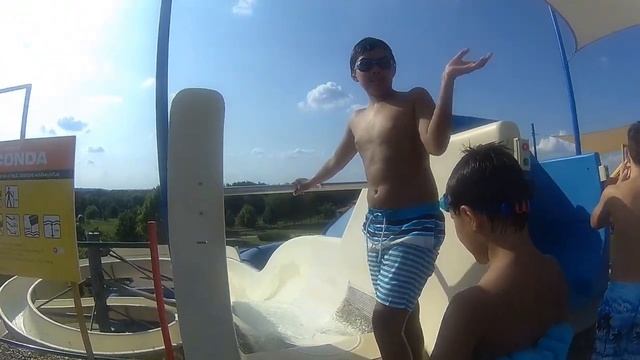 AquaCity Zalaegerszeg / Trying the slides in AquaCity Zalaegerszeg /Aqua City/ Water Park in Hungar смотреть онлайн