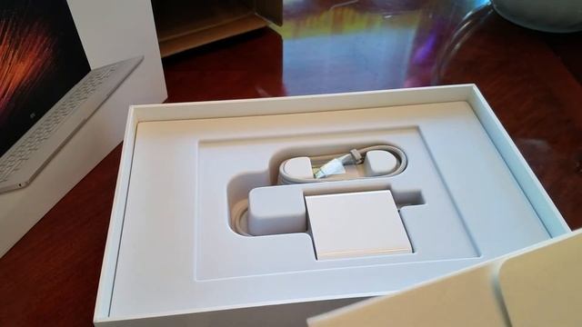 Xiaomi Mi Notebook Air 12 - Unboxing And Overview смотреть онлайн