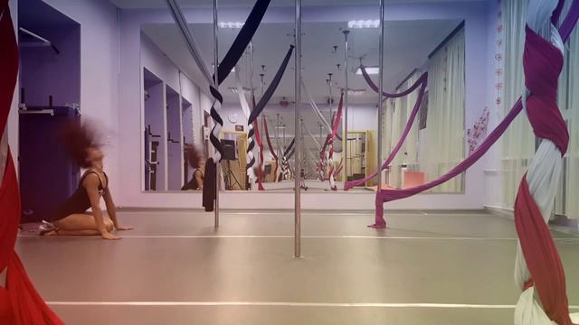 Exotic pole dance Румянцева смотреть онлайн