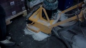 Снятие старого полимерного покрытия.